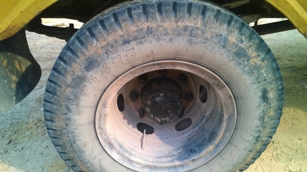 6ล้อหน้ายาวISUZU...120แรง รถบรรทุกน้ำมันดีเซล..คัสซีสวย เครื่องสวยมาก...