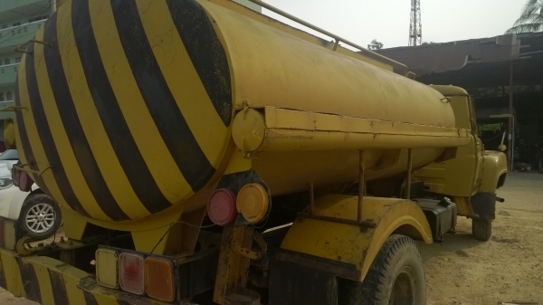 6ล้อหน้ายาวISUZU...120แรง รถบรรทุกน้ำมันดีเซล..คัสซีสวย เครื่องสวยมาก...