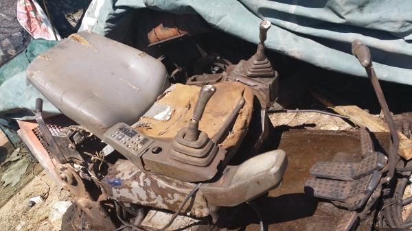 ขายอะใหล่ด่วน HITACHI EX 200-2