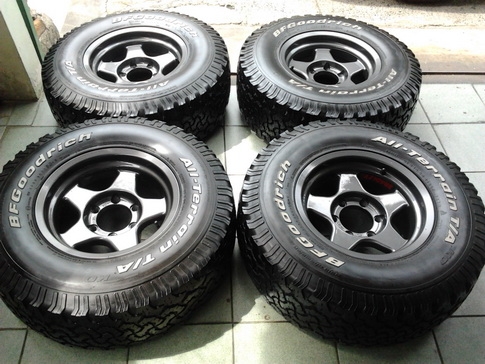 Lenso กว้าง8 ออฟ-15 + BF All 31/10.5/15 ปี09 สวยๆ 1ชุด