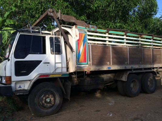 ขายสิบล้อสวยๆพร้อมใช้ สองเพลา 10เกียร์ เครื่อง195 ราคา650000ราคานี้งดต่อนะคับ