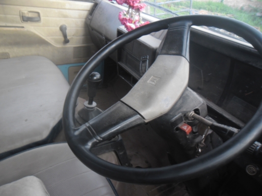 NKR 110 ขายตามสภาพครับ เครื่องดี แคชชี สวย เกียรสาย(เกียร์สั้น))