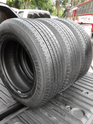 215/70R16 BRIDGESTONE DURAVIS R611 สวย ดอกยางคม ดอกลึก  มี 3 เส้น TEL.081-427-3941
