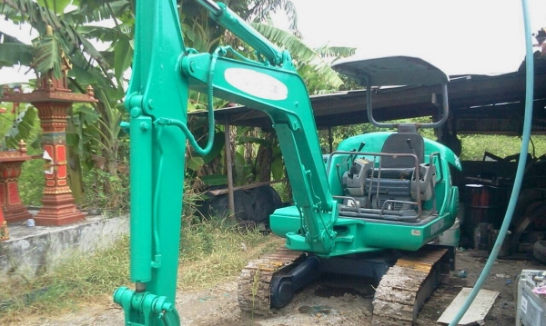 ขายKomatsu Pc30-7 รถพร้อมใช้