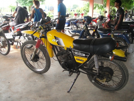 ขาย DT 100 สีเหลือง มีทะเบียน ขาย DT 100 สีเหลือง มีทะเบียน