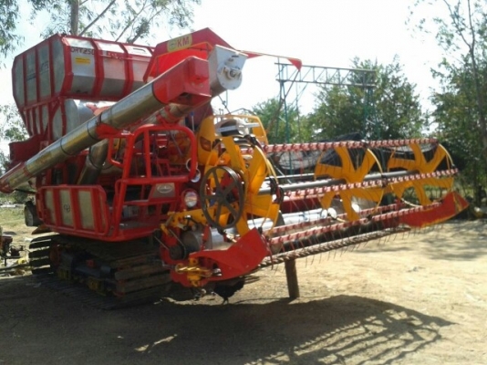 ขายรถเกี่ยวข้าวศักดิ์พัฒนาKM56 อุ้ม2.5ตัน เครื่อง6HH1 เทอร์โบ สภาพสวย ตัวเดิน12HT ขายรถเกี่ยวข้าวศักดิ์พัฒนาKM56 อุ้ม2.5ตัน เครื่อง6HH1 เทอร์โบ สภาพสวย ตัวเดิน12HT
