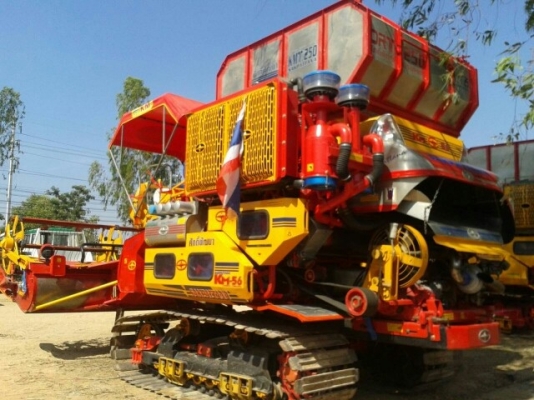 ขายรถเกี่ยวข้าวศักดิ์พัฒนาKM56 อุ้ม2.5ตัน เครื่อง6HH1 เทอร์โบ สภาพสวย ตัวเดิน12HT ขายรถเกี่ยวข้าวศักดิ์พัฒนาKM56 อุ้ม2.5ตัน เครื่อง6HH1 เทอร์โบ สภาพสวย ตัวเดิน12HT