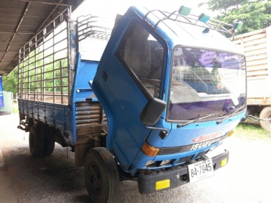 ขายISUZU NKR 100แรง เครื่องดี แคชซีสวย ยาว4.30เมตร กระบะดี ภายในสวย เอกสารพร้อมโอน ขายISUZU NKR 100แรง เครื่องดี แคชซีสวย ยาว4.30เมตร กระบะดี ภายในสวย เอกสารพร้อมโอน