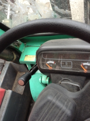 +++ ขายโฟล์คลิฟท์ MITSUBISHI FD25  (รถนอก 5,000 ชม. ) ขนาด 2.5 ตัน  เครื่องยนต์ดีเซล  เสา 3.5 เมตร ฟูลฟรีเข้าตู้  เกียร์ธรรมดา  งา 1,070 มม. ยางตัน 4 ล้อ  *** สนใจรายละเอียด ราคา คุยได้ครับ โทร. 081-659-7598 ***