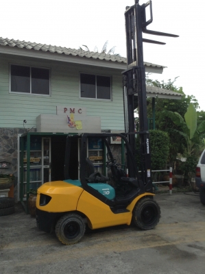 +++ ขายโฟล์คลิฟท์ KOMATSU  FD30-16 (รถสภาพดี พร้อมใช้งาน)   ขนาด 3 ตัน  เครื่องยนต์ดีเซล   เสา 4.5  เมตร 3 ท่อน   เกียร์ออโตเมติค   งา 1,070  มม.  ยางตัน  *** สนใจรายละเอียด  ราคา คุยได้ครับ โทร. 081-659-7598 ***