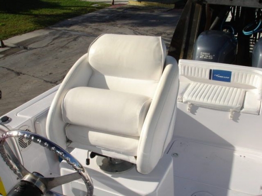 ขายเรือตกปลา Pro-Line 27 Express Walkaround ขายเรือตกปลา Pro-Line 27 Express Walkaround