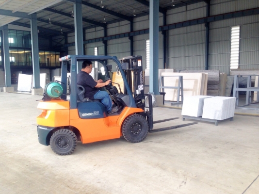 -:-*&yen;*ส่ ง ลู ก ค้ า*&yen;*-:-TOYOTA 7FG20 สนใจรถนำเข้าสวยๆโทร 098-329-9549/083-062-0223