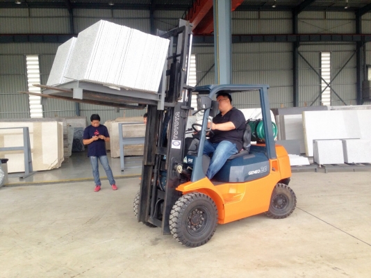 -:-*&yen;*ส่ ง ลู ก ค้ า*&yen;*-:-TOYOTA 7FG20 สนใจรถนำเข้าสวยๆโทร 098-329-9549/083-062-0223