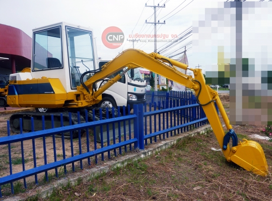 รถขุดโคมัสสุPC20