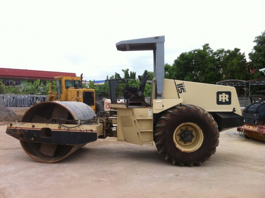 ขายรถบด Ingersoll Rand SD-115F รถบดสั่นสะเทือน 10 ตัน 6 สูบ เครื่อง Cummines แท้ๆ รถเก่านอก ไม่เคยใช้งานในไทย