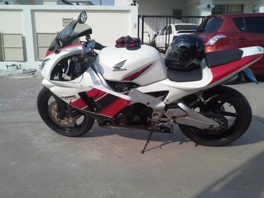 ขายด่วน CBR 400 ปี 91 ทะเบียนเพิ่งต่อ หมดปี 58 สำเนาทะเบียน สภาพสมบูรณ์