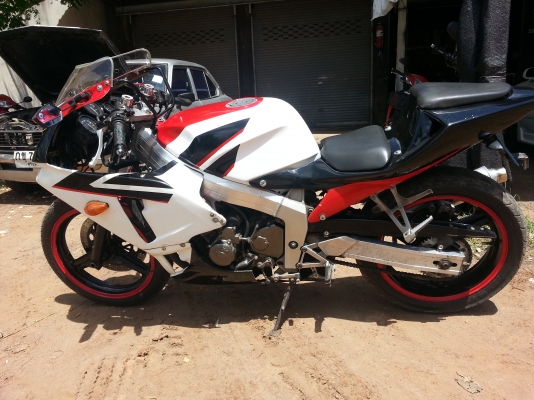 ลดแล้วสุดๆ4 สูบ  c b r ปี 89  250  4 สูบนะ ถูกมากจัดไห้เลยคับ