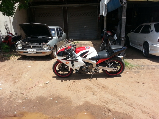 ลดแล้วสุดๆ4 สูบ  c b r ปี 89  250  4 สูบนะ ถูกมากจัดไห้เลยคับ