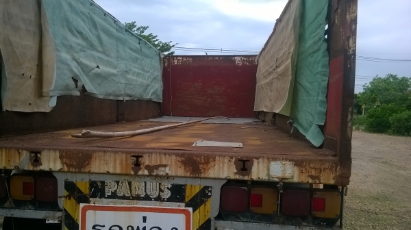 ลูกพ่วงไม่ดั้ม 4ชิ้นข้างทำใหม่ สีเก่า ๆ แจ้งจอด 2 ปี พอใช้ได้ต่ออู่ มนัส นิคม ยังไม่ผุสภาพใช้งาน 60 \%