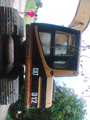 cat 321 ทรู ขนาด 120 บอดี้รถสวยครบโซ่เอวตัวเดินเครื่องปั้ม 65 \% บอดี้อยู่ในเกณฑ์ค่อนข้างสวยระบบๆฟต่อตรงเปิดตลอด เอกสารเจ้าของเดิมซื้อมาจาก แคทเมโท เจ้าของเสียชีวิต เอกสารสูญหาย ซื้อต่อ ๆ กันมา สัญญาใจชาวบ้าน บัตรประชาชน สำเนาทะเบียนบ้าน ขอรับรองว่ารถดังกล