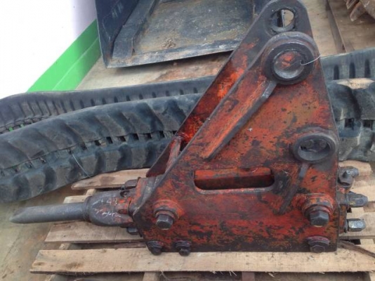 ขายหัวกระแทก NPK ใช้กับ รถขุด PC 40 นำเข้าจากญี่ปุ่น ติดต่อ 081-2990958/089-8368497 (เจ้าของขายเอง)