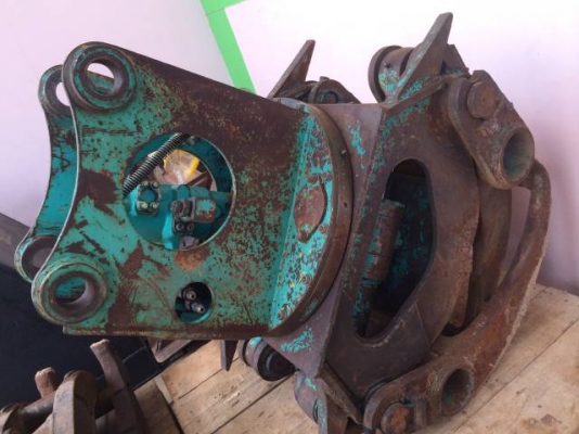 ขายปากคีบเหล็ก หมุนได้ซ้าย ขวา 360 องศา ใช้กับ รถขุด PC 120 นำเข้าจากญี่ปุ่น ติดต่อ 081-2990958/089-8368497 (เจ้าของขายเอง) ขายปากคีบเหล็ก หมุนได้ซ้าย ขวา 360 องศา ใช้กับ รถขุด PC 120 นำเข้าจากญี่ปุ่น ติดต่อ 081-2990958/089-8368497 (เจ้าของขายเอง)