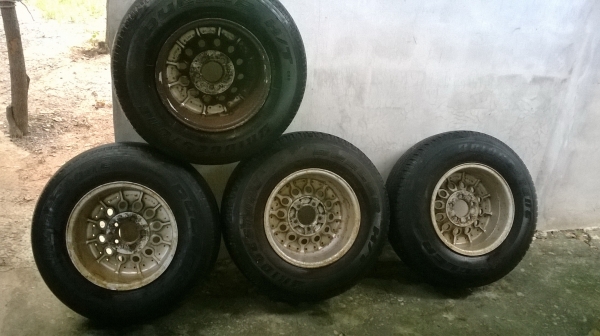 ขายล้อแม็กพร้อมยางถูกๆ ขายล้อแม็กพร้อมยางถูกๆ