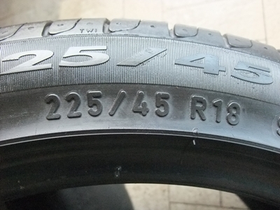ยาง Pirelli 225/45/18 ปี 12 ยาง Pirelli 225/45/18 ปี 12