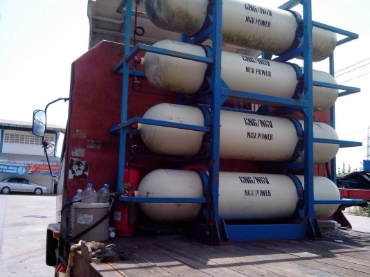 ขายเครื่อง 195 พร้อมชุดแก๊ส ngv 6 ถัง ขายเครื่อง 195 พร้อมชุดแก๊ส ngv 6 ถัง