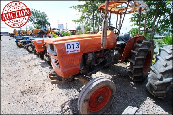 AUC 4 Code 013  แทรกเตอร์  เก่านอก KUBOTA 2600  ราคา เริ่มต้นการประมูล 30,000 บาท