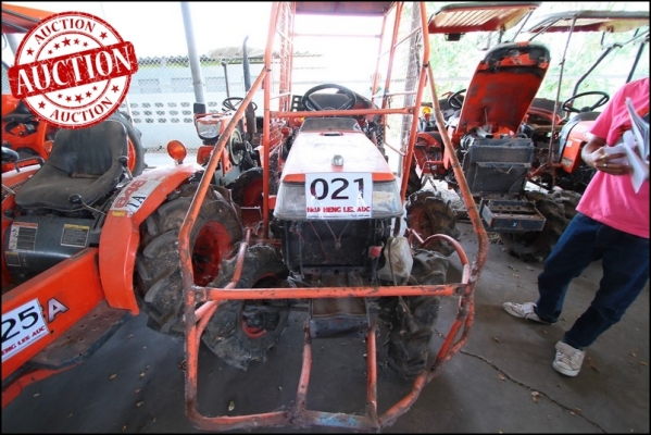 AUC 4 Code 021  แทรกเตอร์  เก่านอก KUBOTA B2410  ราคา เริ่มต้นการประมูล 100,000 บาท