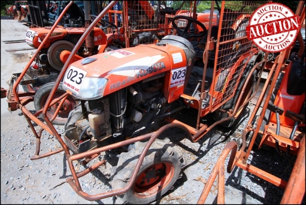 AUC 4 Code 023  แทรกเตอร์  เก่านอก KUBOTA B2420  ราคา เริ่มต้นการประมูล 140,000 บาท