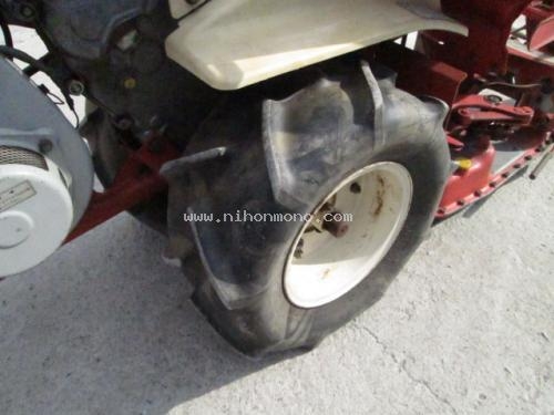 รถเกี่ยวข้าวเดินตาม!!!! รหัสสินค้า : 14001750  ยี่ห้อ : YANMAR รุ่น : YB300A