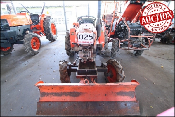 AUC 4 Code 025  แทรกเตอร์  เก่านอก KUBOTA KRT140SP  ราคา เริ่มต้นการประมูล 60,000 บาท