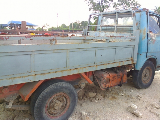 ขายรถบรรทุกดั้ม4ล้อใหญ่  สอบถามได้