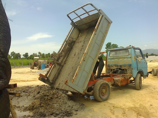 ขายรถบรรทุกดั้ม4ล้อใหญ่  สอบถามได้