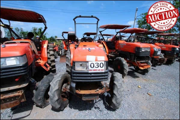 AUC 4 Code 030  แทรกเตอร์  KUBOTA L3408  ราคา เริ่มต้นการประมูล 110,000 บาท