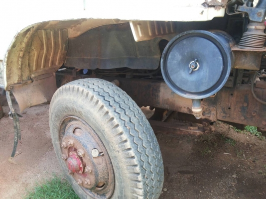 สิบล้อท้ายลาด HINO KT725 แบบสองเพลา เดิมใช้บรรทุก รถแบคโฮ HITACHI ZX200-1