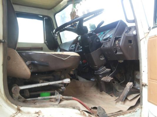 สิบล้อท้ายลาด HINO KT725 แบบสองเพลา เดิมใช้บรรทุก รถแบคโฮ HITACHI ZX200-1