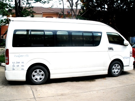 ขายดาวน์ รถตู้ Commuter