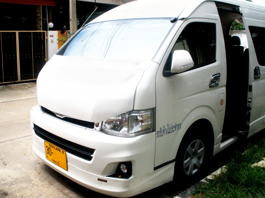 ขายดาวน์ รถตู้ Commuter