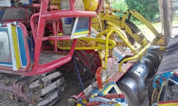 ขายรถเกี่ยวศักดิ์พัฒนาKMT-250 ราคาคุยกันได้