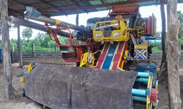 ขายรถเกี่ยวศักดิ์พัฒนาKMT-250 ราคาคุยกันได้