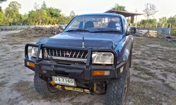 รถบ้านเจ้าของขายเองสตราดาโฟวิล สีทูโทน ราคาคุยกันได้ครับ