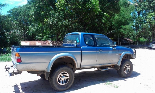 รถบ้านเจ้าของขายเองสตราดาโฟวิล สีทูโทน ราคาคุยกันได้ครับ