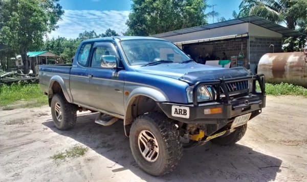รถบ้านเจ้าของขายเองสตราดาโฟวิล สีทูโทน ราคาคุยกันได้ครับ