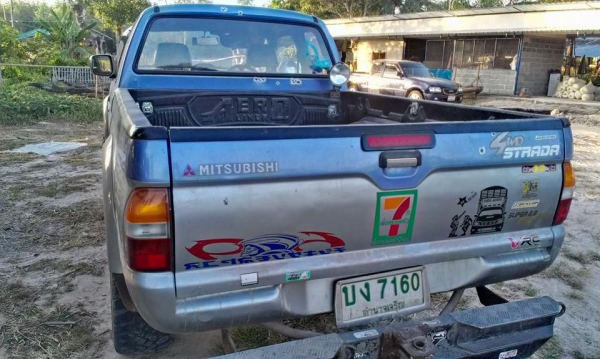 รถบ้านเจ้าของขายเองสตราดาโฟวิล สีทูโทน ราคาคุยกันได้ครับ