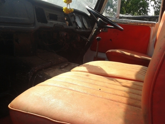 ขายด่วน Hino KM 310  เครื่องดี(เช็คปั้มหัวฉีดแล้ว) คัซซีสวย เบรคดี เล่มทะเบียนพร้อม ลดราคาเหลือ 150,000 บาท ครับ.