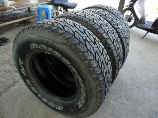 ขายmaxbredley 16x8 off-0 สีเทา+yokohama at 265/70/16 ปี 14 16500 บาท ขายmaxbredley 16x8 off-0 สีเทา+yokohama at 265/70/16 ปี 14 16500 บาท