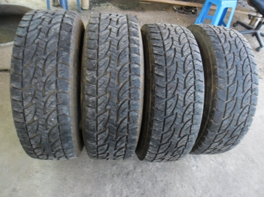 ขายmaxbredley 16x8 off-0 สีเทา+yokohama at 265/70/16 ปี 14 16500 บาท ขายmaxbredley 16x8 off-0 สีเทา+yokohama at 265/70/16 ปี 14 16500 บาท